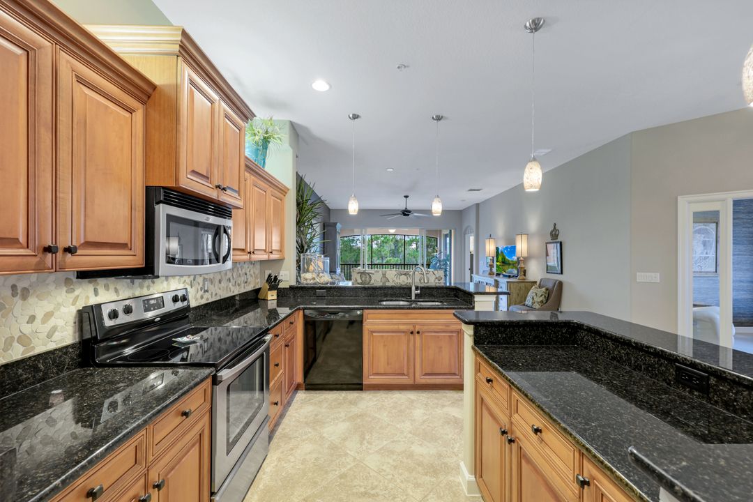 8721 Piazza Del Lago Cir #203, Estero, FL 33928