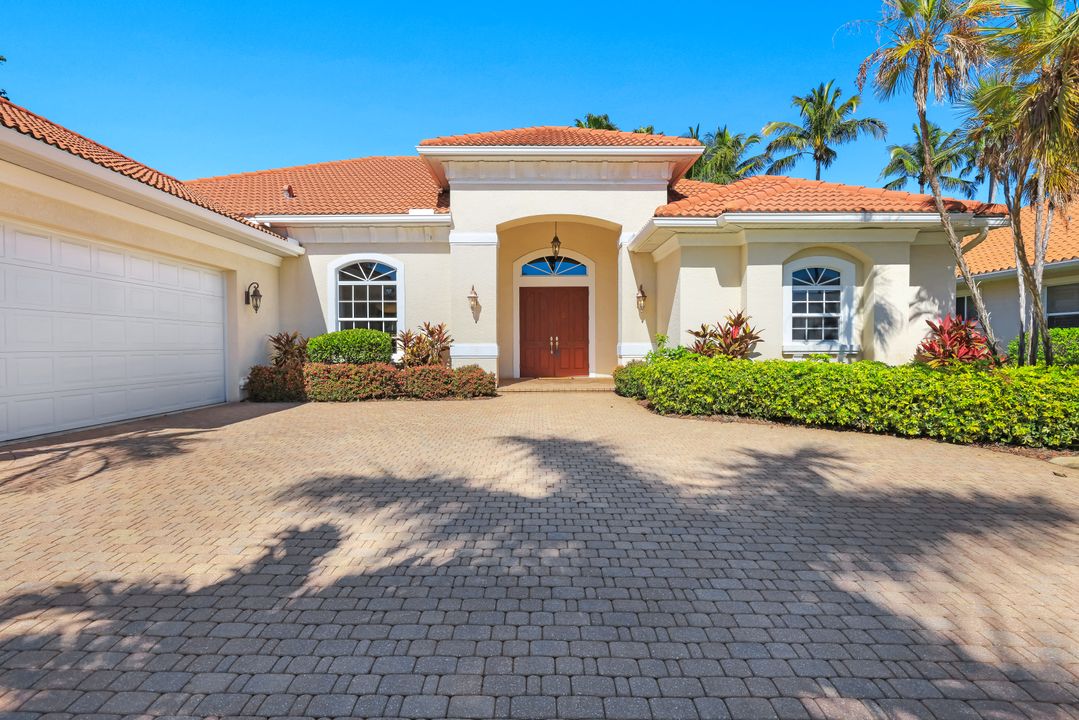 1817 Lagoon Ln, Cape Coral, FL 33914