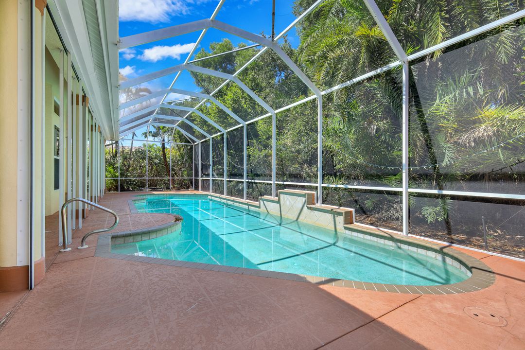 28476 Del Lago Way, Bonita Springs, FL 34135