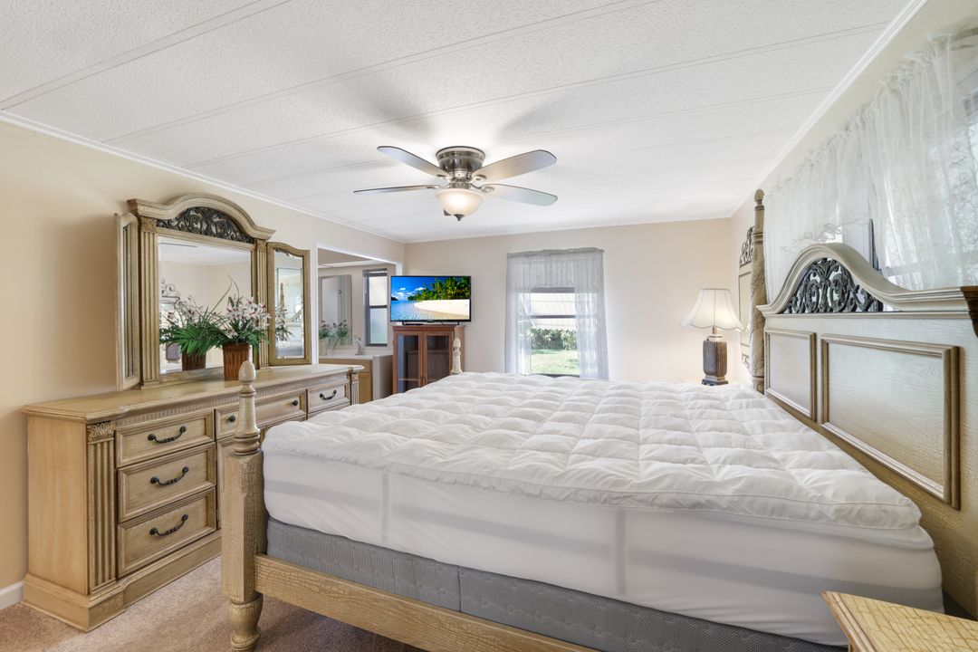 95 Lemans Dr, Naples, FL 34112