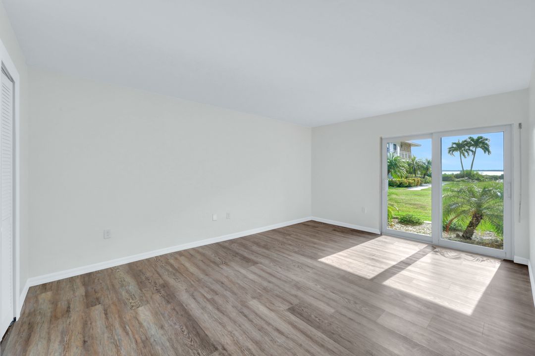 330 Kon Tiki Dr #D-1, Naples, FL 34113