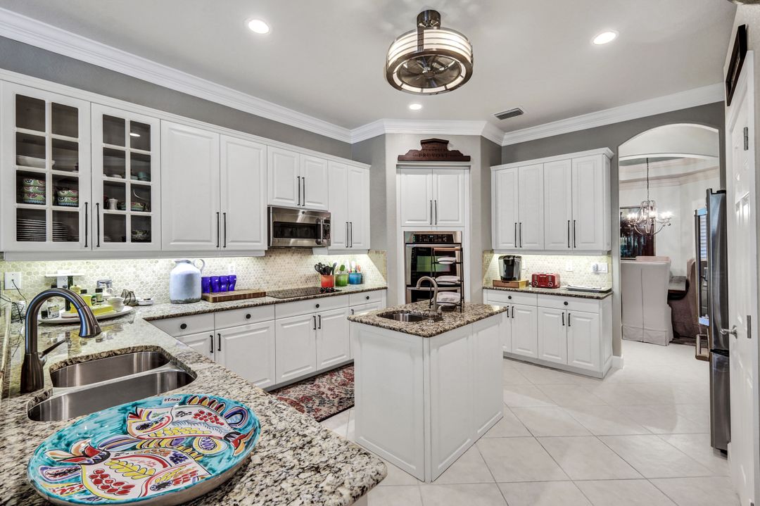 9784 Nickel Ridge Cir, Naples, FL 34120