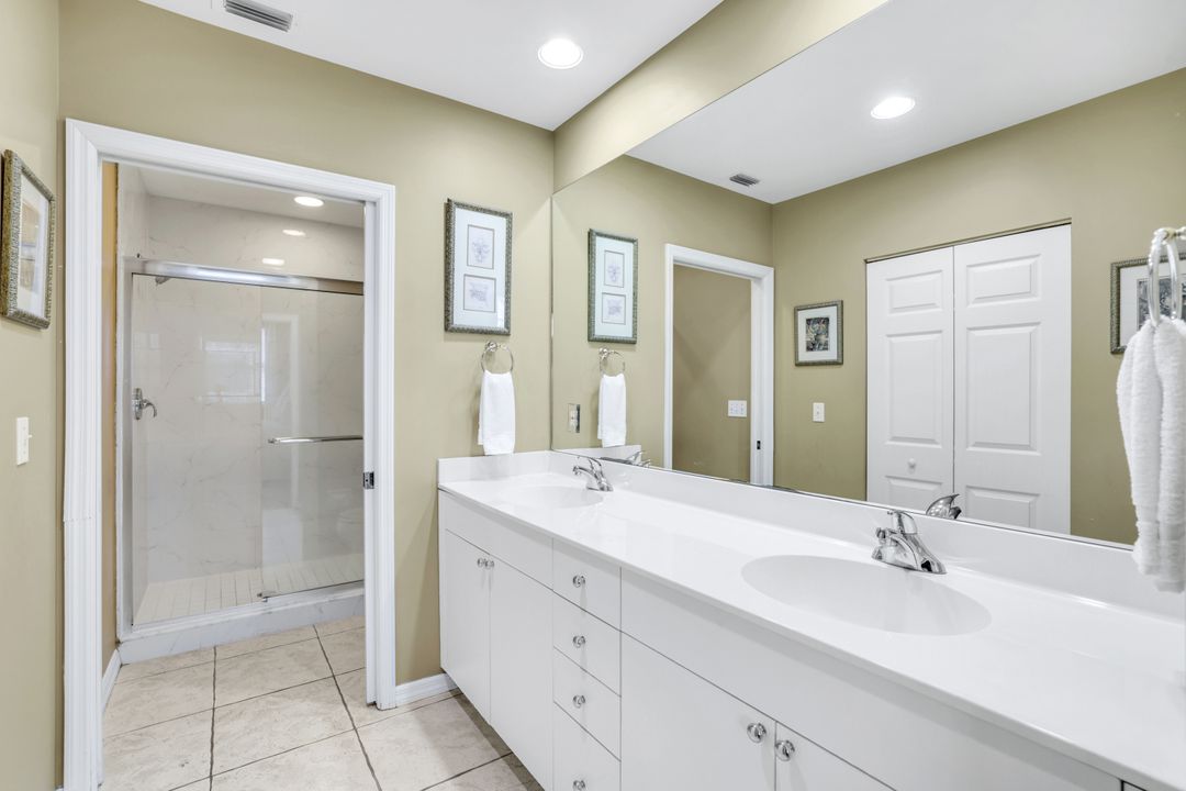 460 Launch Cir #202, Naples, FL 34108