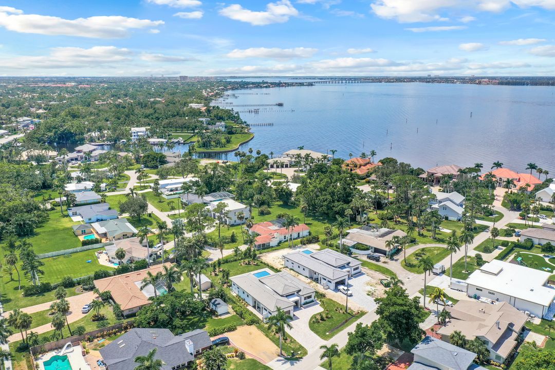 1332 Longwood Dr, Fort Myers, FL 33919