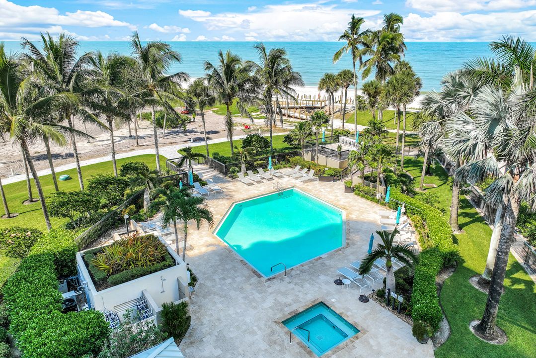 4551 Gulf Shore Blvd N  #301, Naples, FL 34103