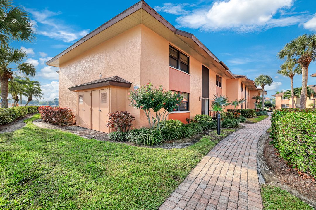 1528 Mainsail Dr #9, Naples, FL 34114