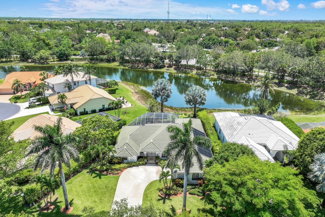 1940 Timberline Dr, Naples, FL 34109