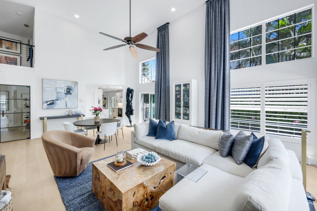 2128 Paget Cir, Naples, FL 34112