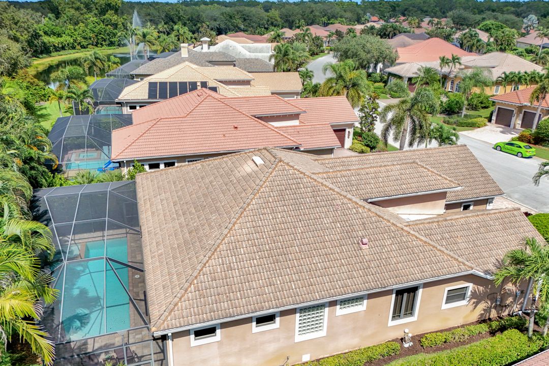 5717 Hammock Isles Dr, Naples, FL 34119