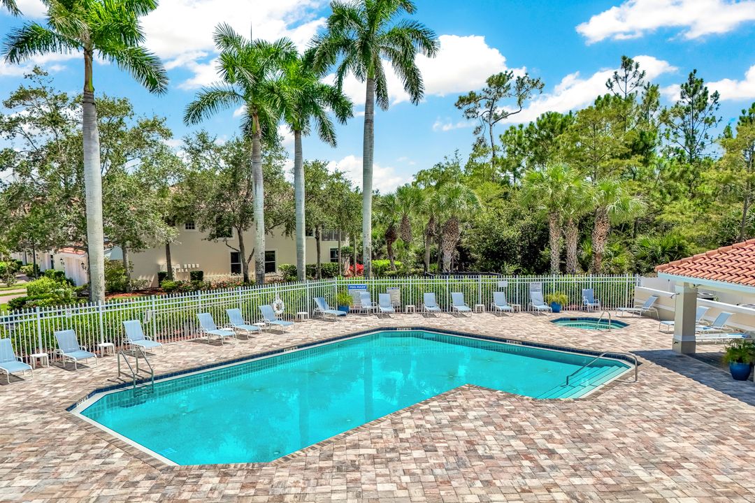 1375 Henley St #402, Naples, FL 34105