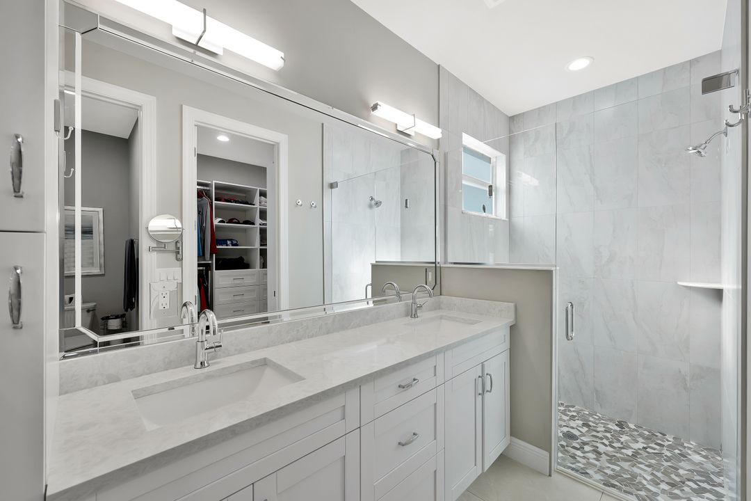 715 102nd Ave N, Naples, FL 34108