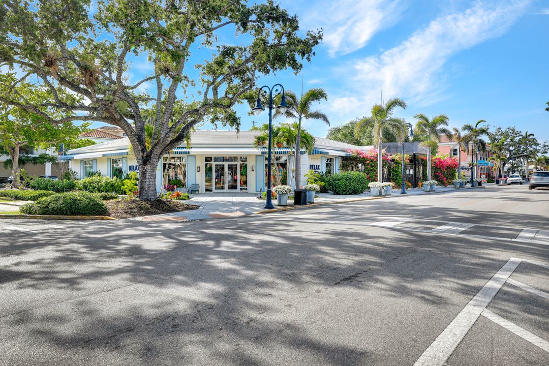 655 8th Ave S #6, Naples, FL 34102
