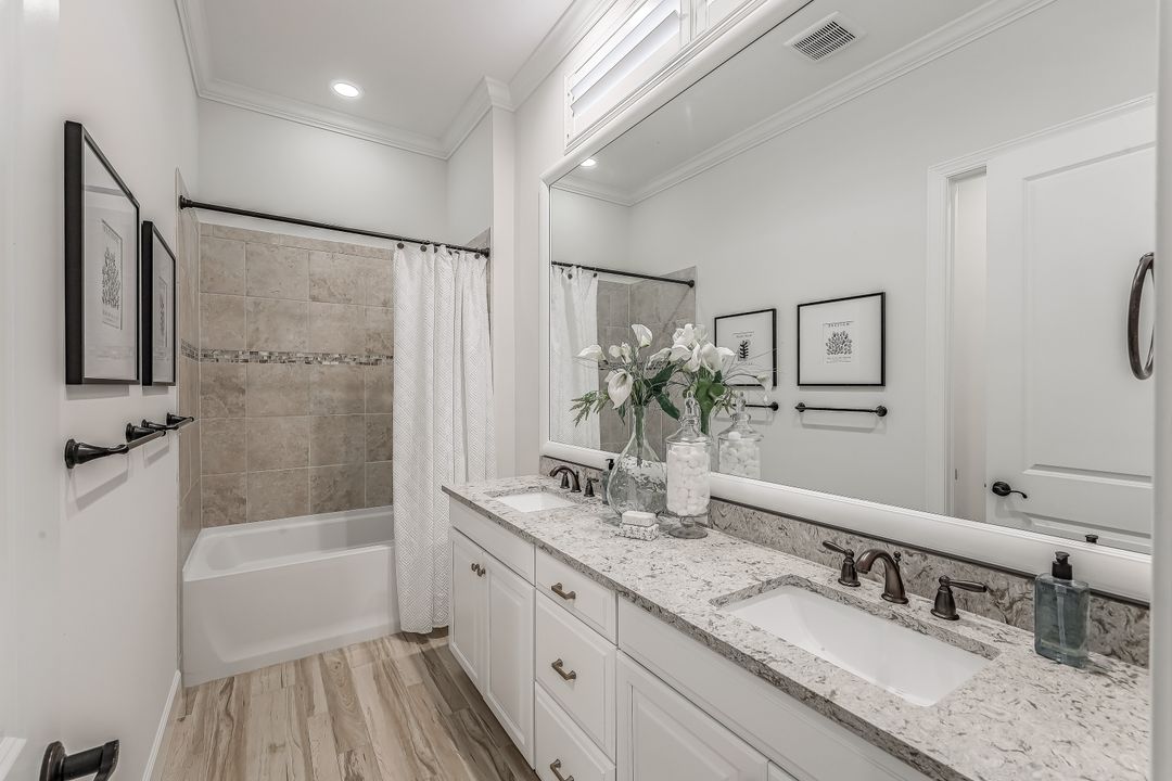 9071 Sorreno Ct, Naples, FL 34119