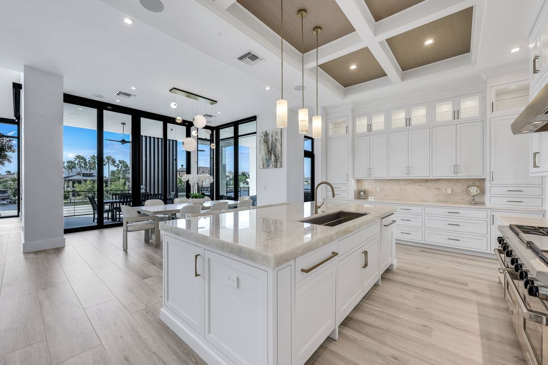 348 Seagull Ave, Naples, FL 34108