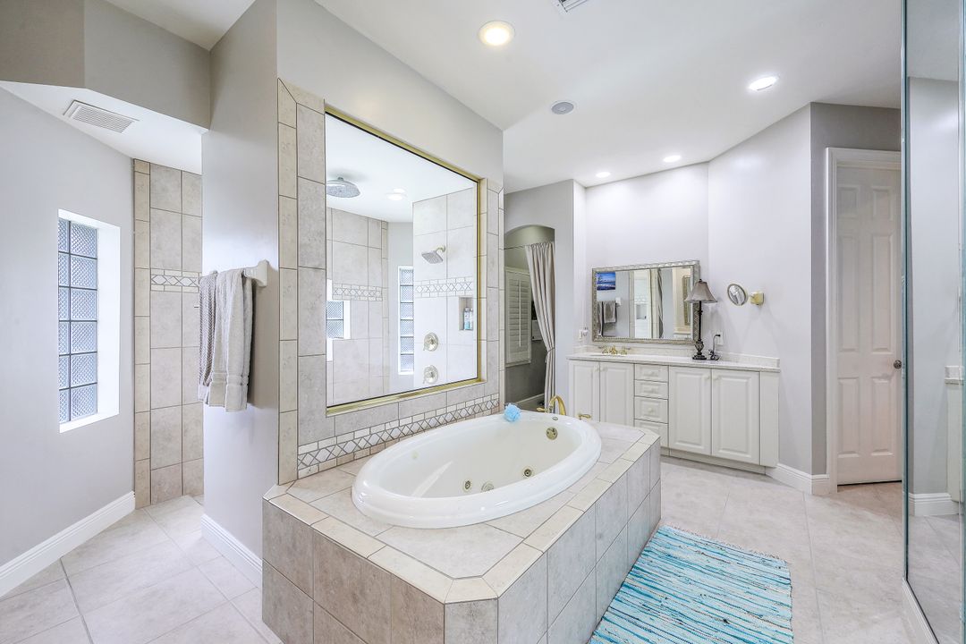 7092 Peach Blossom Ct, Naples, FL 34113