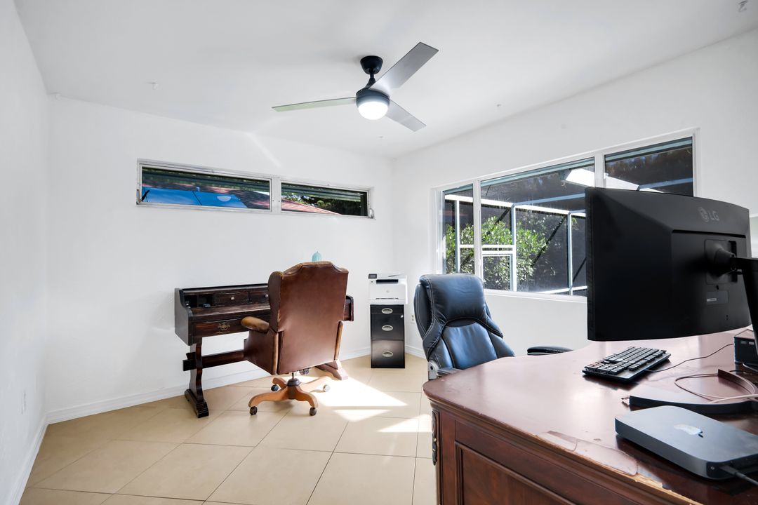 4352 Parrot Ave, Naples, FL 34104