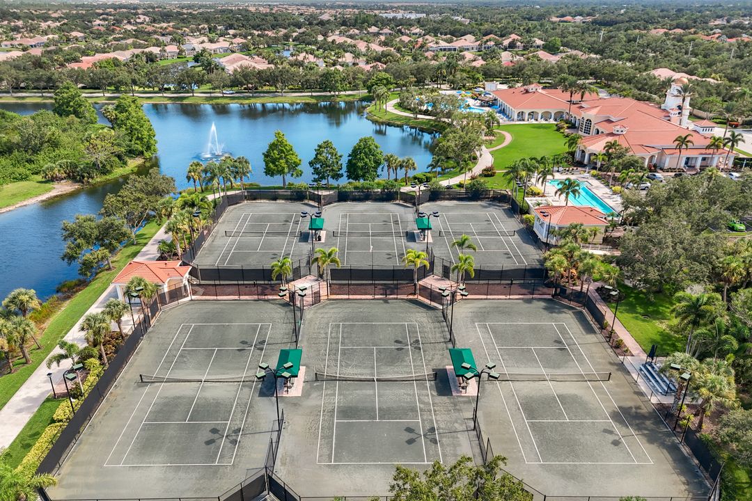 5848 Ferrara Dr, Sarasota, FL 34238