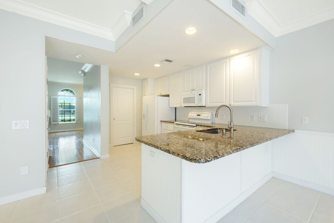 6124 Towncenter Cir, Naples, FL 34119