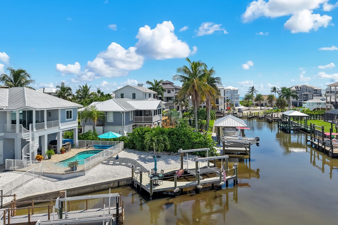 117 Sand Dollar Dr, Fort Myers Beach, FL 33931