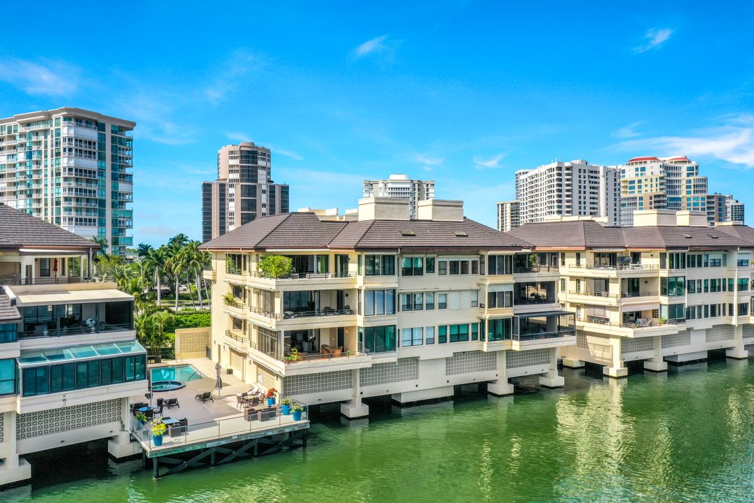 4400 Gulf Shore Blvd N #406, Naples, FL 34103