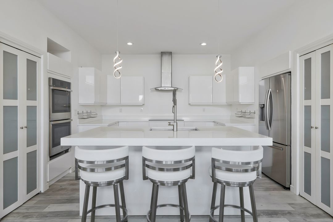 4044 62nd Ave NE, Naples, FL 34120