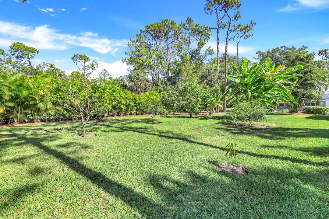 6010 Standing Oaks Ln, Naples, FL 34119