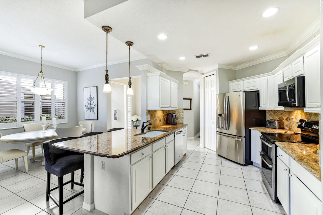 895 Eastham Way, Naples, FL 34104