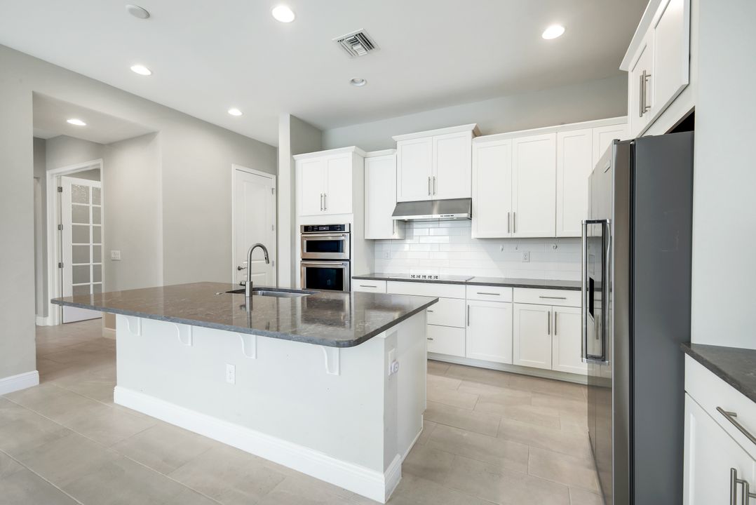 3480 Pilot Cir, Naples, FL 34120