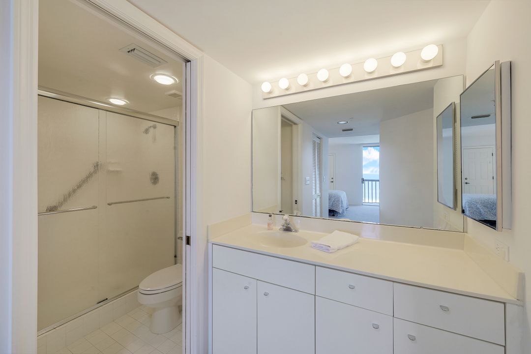 40 Seagate Dr #702, Naples, FL 34103