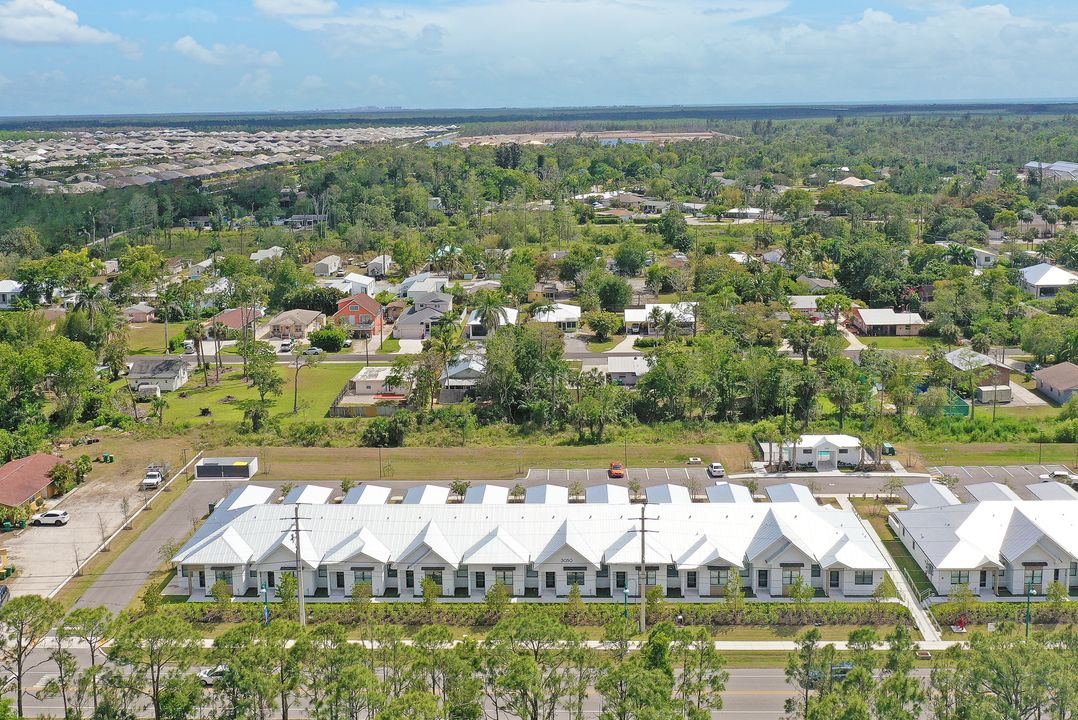 3040 Thomasson Dr, Naples, FL 34112