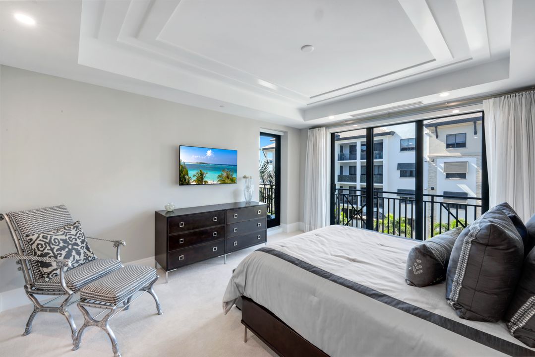 1130 3rd Ave S #405, Naples, FL 34102