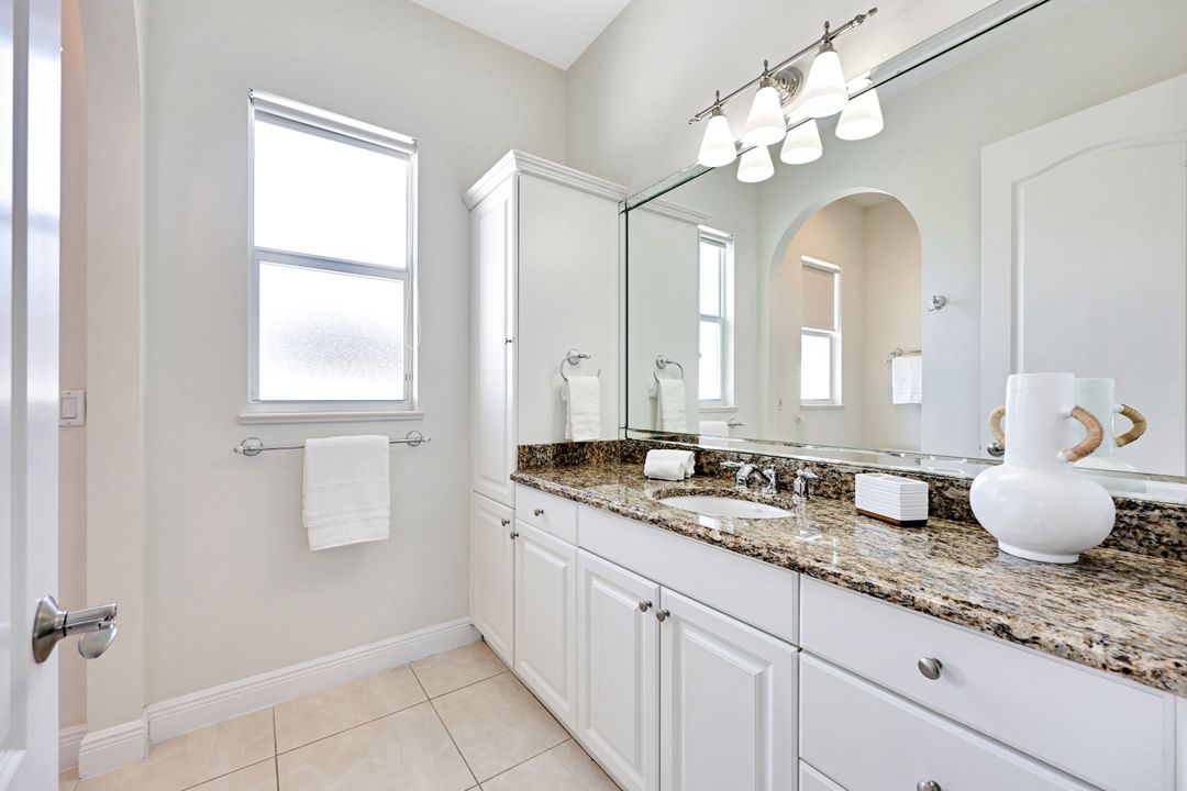 847 98th Ave N, Naples, FL 34108