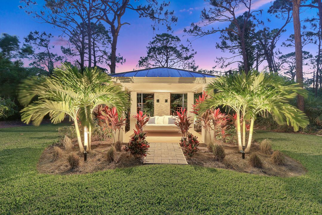 125 Caribbean Rd, Naples, FL 34108