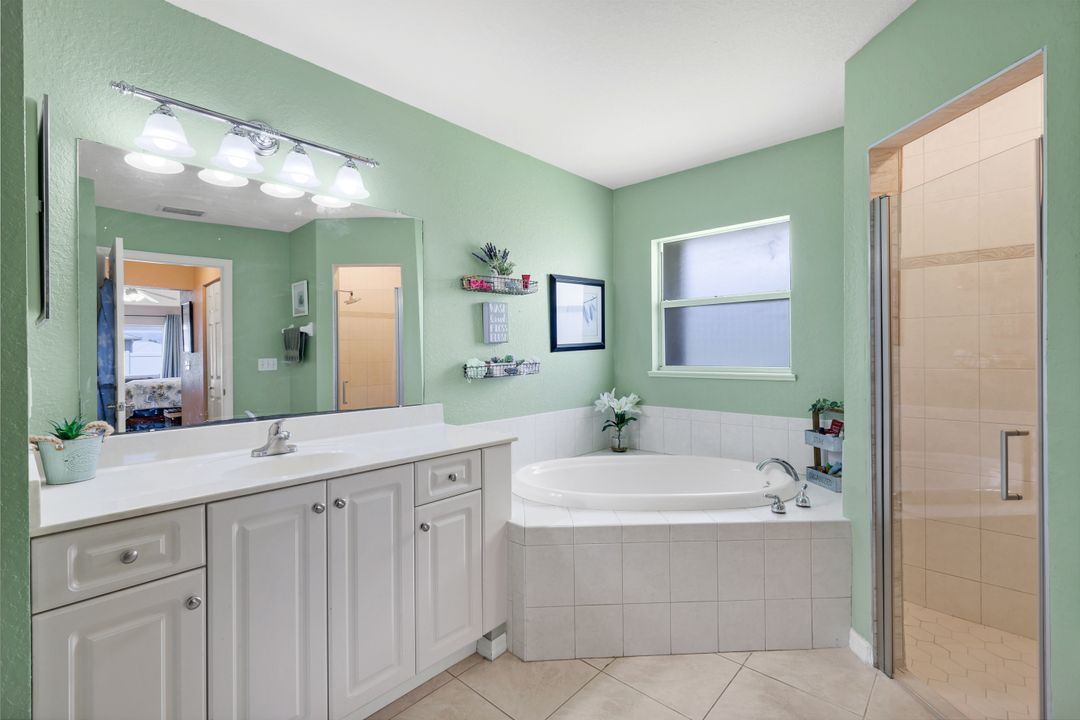 1815 NE 2nd Pl, Cape Coral, FL 33909