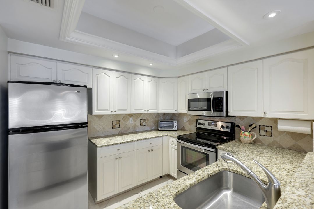6770 Pelican Bay Blvd #225, Naples, FL 34108