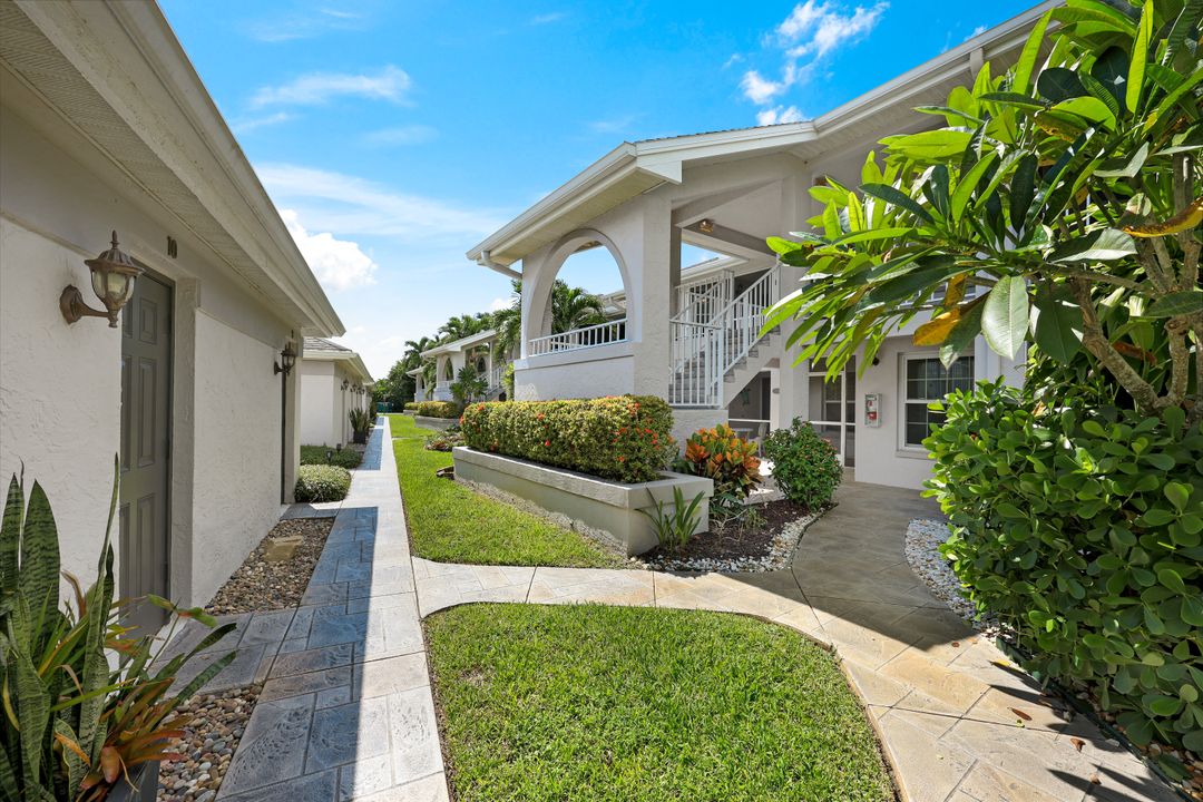 4261 Shetland Ct #205, Naples, FL 34112
