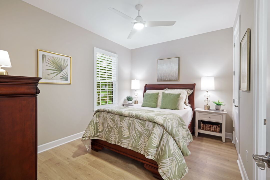 8033 Calle Canovas St, Naples, FL 34114
