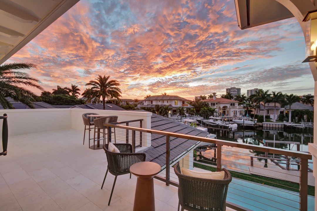 3637 Crayton Rd, Naples, FL 34103