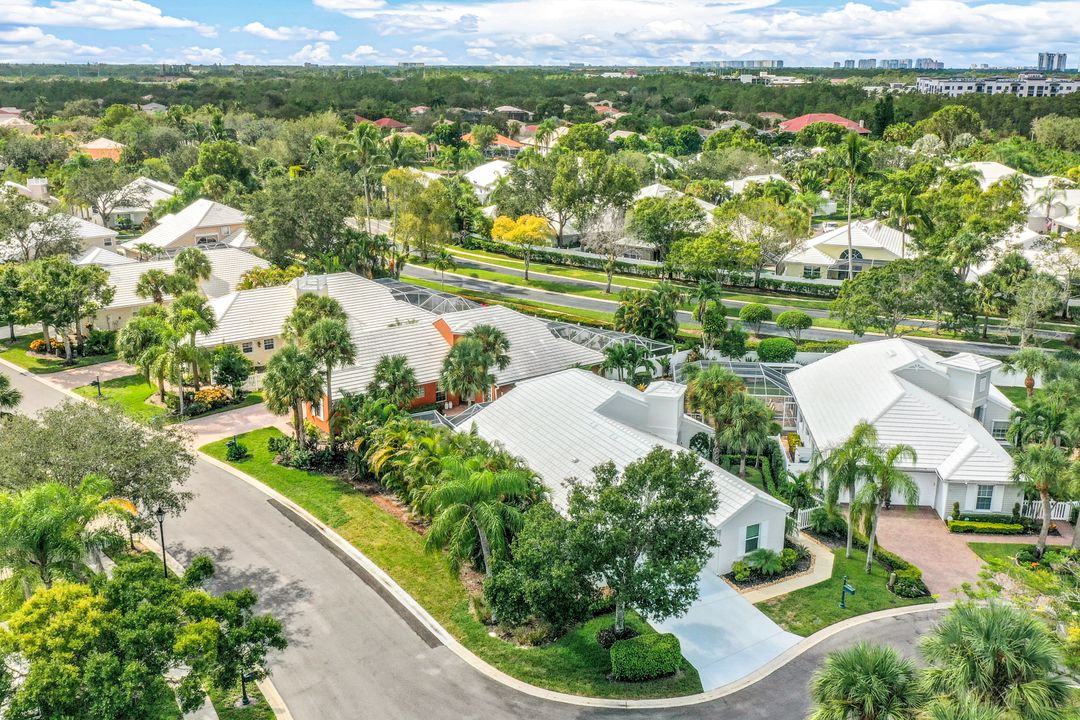 1262 Silverstrand Dr, Naples, FL 34110