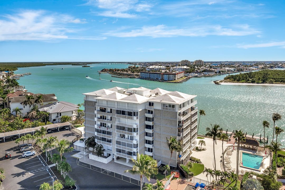 60 W Pelican St #401, Naples, FL 34113