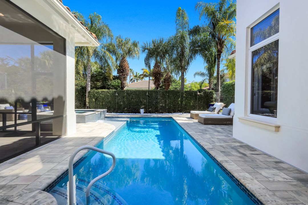 2106 Modena Ct, Naples, FL 34105