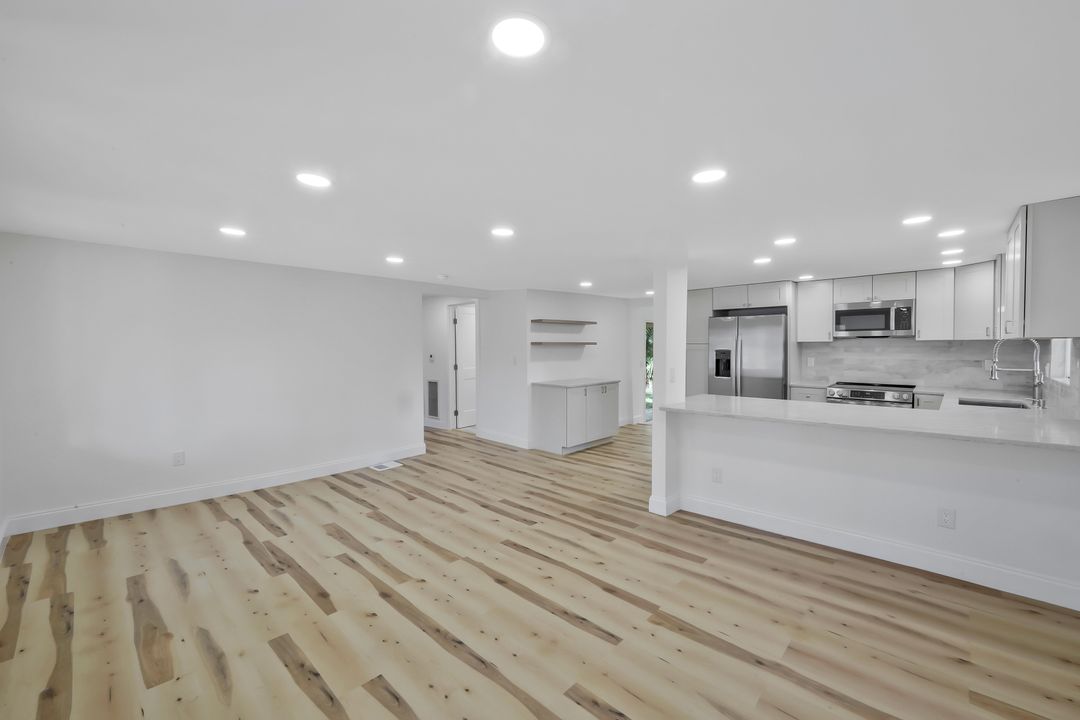 1755 Oakley Ave, Fort Myers, FL 33901