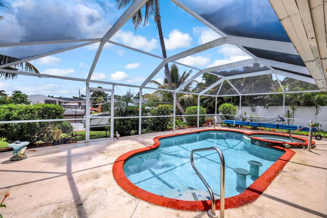 5333 Cocoa Ct, Cape Coral, FL 33904