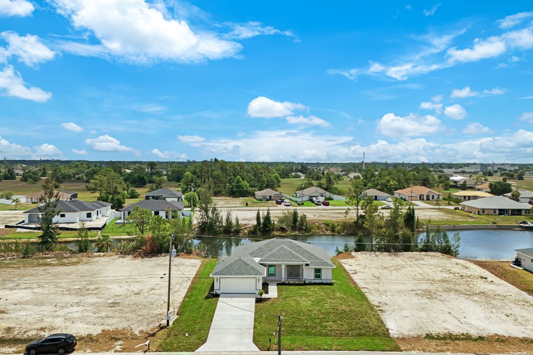 3757 NE 16th Pl, Cape Coral, FL 33909