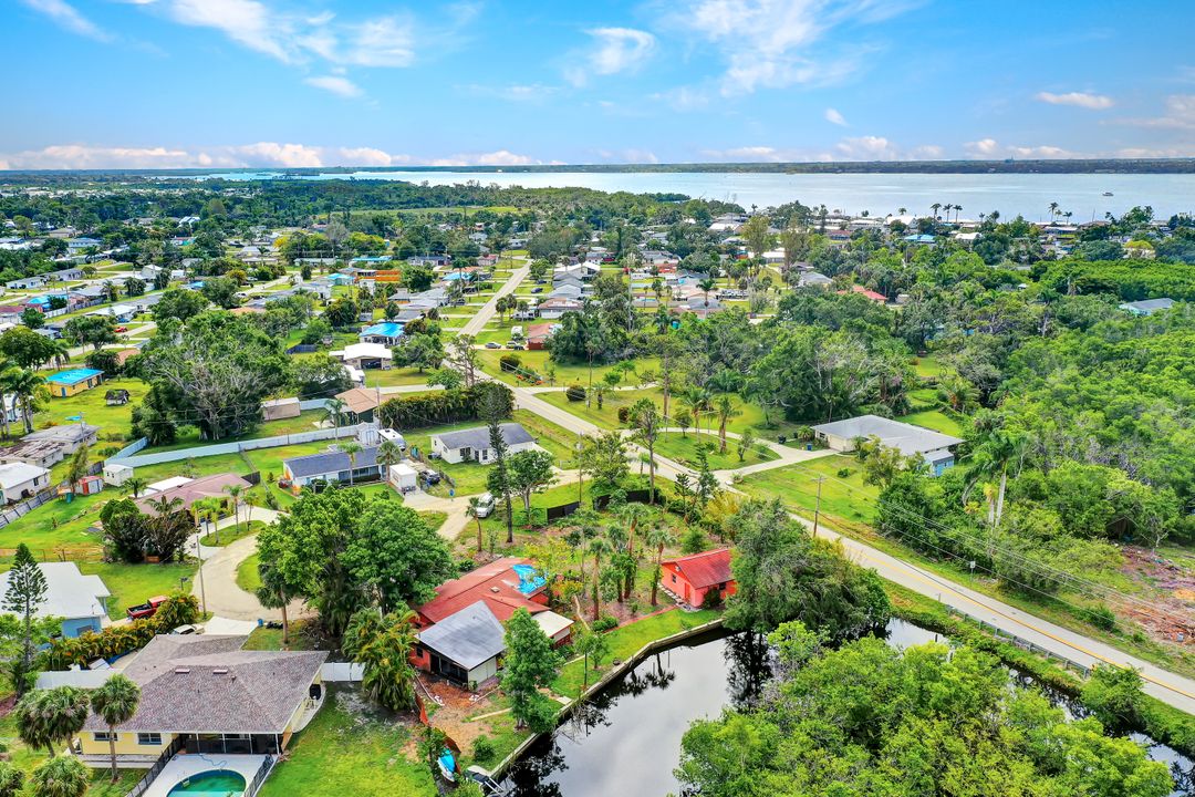 118 Brooks Rd, North Fort Myers, FL 33917