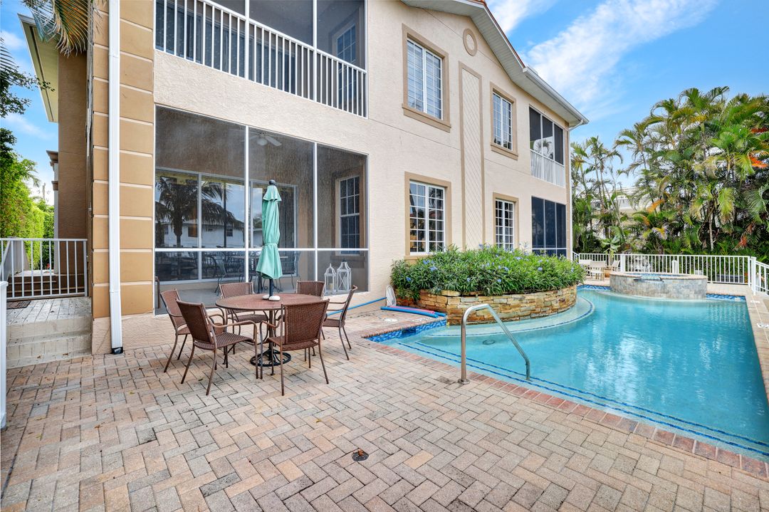 1485 Chesapeake Ave, Naples, FL 34102