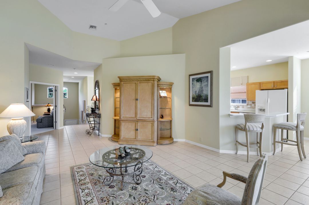 8470 Danbury Blvd #201, Naples, FL 34120