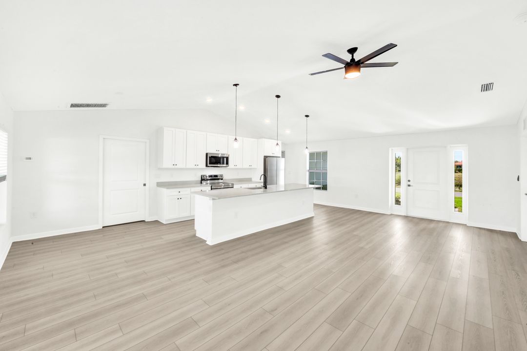 1205 NE 12th St, Cape Coral, FL 33909