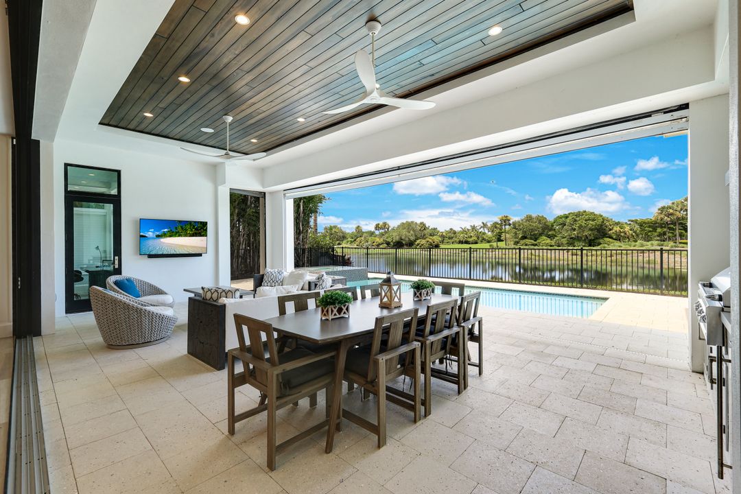 9937 Montiano Dr, Naples, FL 34113