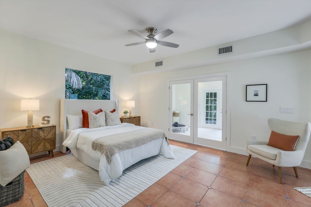 2861 Santa Barbara Blvd, Naples, FL 34116